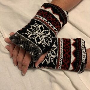 New! Muk Luks Reversible Knitted Open Mittens